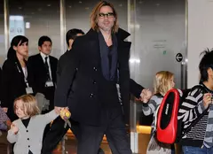 Brad Pitt nu știe dacă își va putea vedea copiii de Crăciun