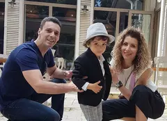 Mircea Badea, foarte protector cu copilul său: a vrut să-i pună genunchiere în casă, să nu se lovească