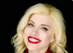 Loredana a lansat albumul „Ador”