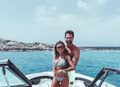 GALERIE FOTO. Angelique Boyer şi Sebastian Rulli, mai sexy ca niciodată pe plajele spaniole