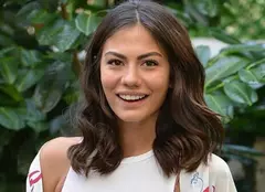 Demet Özdemir („Prizoniera destinului”) iubește din nou! Cine este noul ei partener
