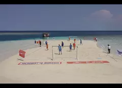 Fotbal în mijlocul oceanului, azi, la „Microbist de România”!