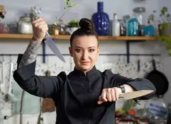 Roxana Blenche, finalistă la „Chef la cuțite” și prezentatoare a emisiunii „Hello Chef” pregătește un nou proiect la Antena 1