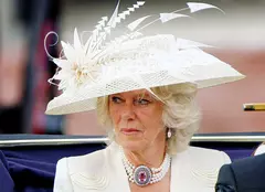 Surpriză pentru Camilla Parker Bowles. Cum a reacționat când a dat nas în nas cu actrița care a jucat-o în „The Crown”