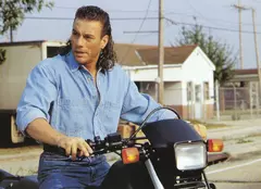 Filme la TV azi, 30 martie: „Vânătoarea de oameni”, „Să moară Hasselhoff!”, „Anna Karenina”, „Amor cu fiica șefului meu”