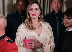 Schimbare de look! Angelina Jolie arată tot mai mult precum Jennifer Aniston