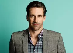 Jon Hamm se rade de trei ori pe zi la filmările serialului „Mad Men”