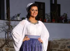 Niculina Stoican a gătit turte la “Mi-s de la ţară”