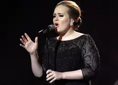 Adele cântă pe coloana sonoră a noului film cu James Bond