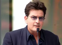 Charlie Sheen va deveni bunic pentru prima dată