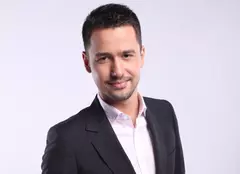 Alexandru Constantin a lovit maşina vecinului