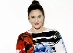 Drew Barrymore renunţă la tatuaje