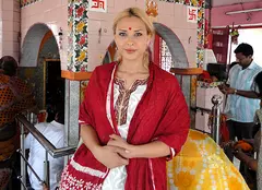 Cum se relaxează Iulia Vântur în India  |  FOTO