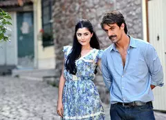 Protagoniştii din „Iffet” merg separat în vacanţe