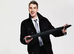 INTERVIUL ALTFEL. Ernest ar invita-o la cafea pe Monica Bellucci