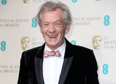 Ian McKellen este atent cu banii