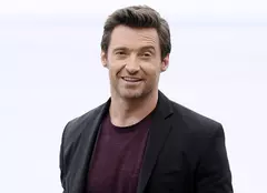 Hugh Jackman se plânge că are prea mulţi bani