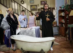 Denis Ştefan se face preot în "Tanti Florica"