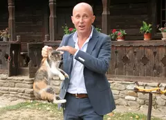 Mugur Mihăescu a speriat fetele la “Mi-s de la ţară” 