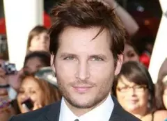 Peter Facinelli ştie cum să se poarte cu femeile