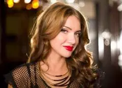 Otilia a lansat videoclipul "On fire"