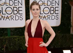 Amy Adams este dependentă de telefonul mobil