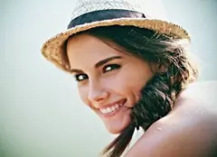 Nicolle Stănese prezintă finala Eurovision România 