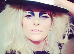 Delia a lansat videoclipul „Pe aripi de vânt”