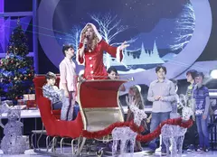 Concurenții “Te cunosc de undeva!” îi imită pe artiștii sărbătoriți de Moș Nicolae