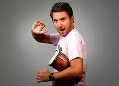 Andi Moisescu: ”România are, precum șaorma, absolut de toate”