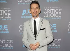 Ethan Hawke, în remake-ul de la „Cei şapte magnifici”