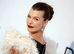 Milla Jovovich este din nou mamă: a născut tot o fetiţă