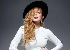 Lindsay Lohan își scrie memoriile