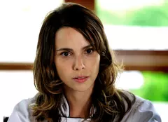 Modificări la Acasă: „Avenida Brasil” şi „Vise de smarald” se mută, începe „În umbra trecutului”