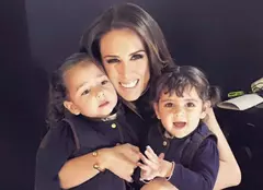 Foto: Jacqueline Bracamontes şi-a prezentat fetiţele