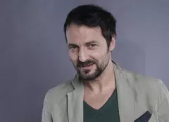 Andrei Aradits cu trenul și trotineta prin Europa. Cine îl însoțește în călătorie