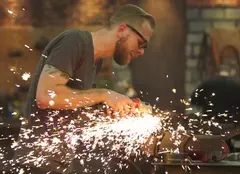 FOTO. Seria „Arme născute din foc” revine la postul History cu un nou sezon