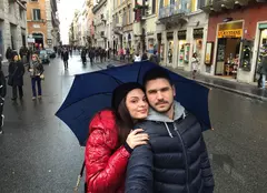 Tolgahan Sayişman şi-a anulat luna de miere din Hawaii. Aflaţi de ce!