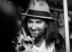 Premieră la „Românii au talent”: Smiley cântă live, vineri seară, cel mai nou single, „Domnu’ Smiley”