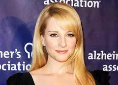 Melissa Rauch din „Teoria Big Bang” a anunțat că este însărcinată. Dar le-a dat fanilor și o veste proastă