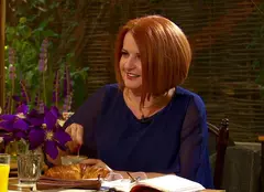 INTERVIUL ALTFEL. Daniela Zeca Buzura: „Ador fericirea de pe fețele celor care gătesc la televizor și apoi își invită prietenii să înfulece împreună.”