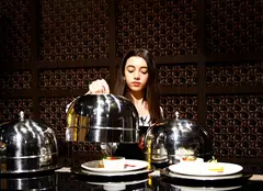 Fiica lui Sorin Bontea, la jurizarea pe nevãzute, chiar de ziua de naștere a tatãlui sãu