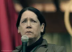 INTERVIU. „Povestea slujitoarei 2”: Actrița Ann Dowd ne-a povestit despre cum a fost să o interpreteze pe mătușa Lydia