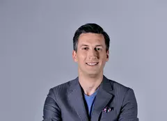 EXCLUSIV! Cosmin Stan se pregăteşte de vacanţă. Aflaţi unde va pleca vedeta Antenei 1!