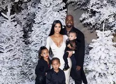 Kim Kardashian a confirmat oficial că al patrulea copil al său va fi cu ajutorul unei mame surogat. Câți copii mai vrea vedeta să aibă