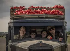 „Catch-22”, a lui George Clooney, are trailer și dată de lansare. Serialul va veni și la HBO România