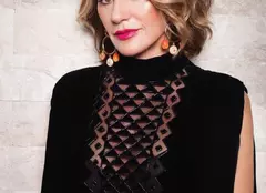 VIDEO. Nadia Comăneci o susţine pe Sandra Izbaşa la debutul ei pe marile ecrane în comedia ,,Faci sau Taci”