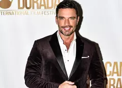 Julián Gil a dat-o uitării pe Marjorie de Sousa. Cine este noua parteneră a actorului
