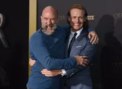 Sam Heughan și Graham McTavish, din „Străina”, pregătesc un serial documentar