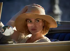 Netflix lansează primele poze din noua versiune „Rebecca”. Când e programată premiera